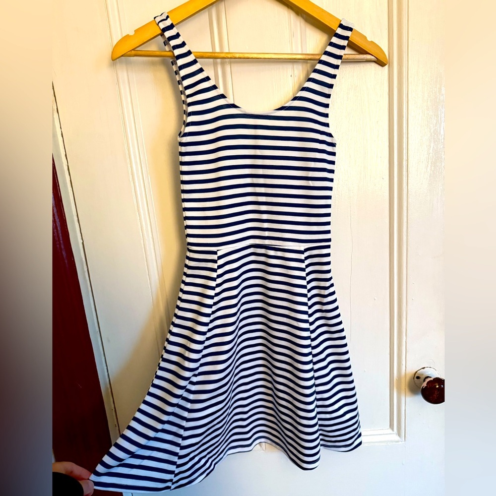 H&M - DIVIDED Mini skater dress